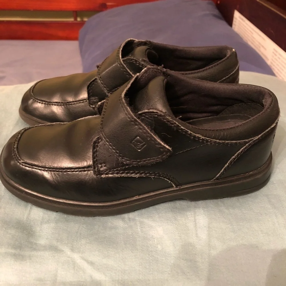 Sperry Topsider black leather slip on dress shoes